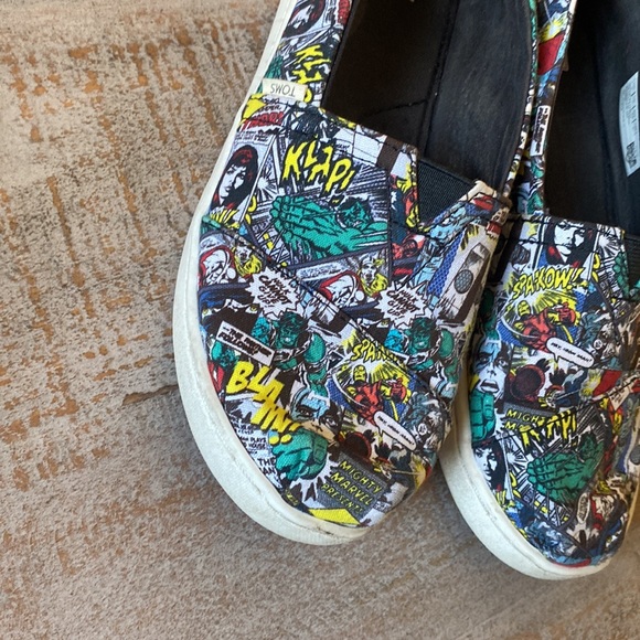 🖤💛Marvel comic book Toms 💛🖤Size 2 - Picture 4 of 8